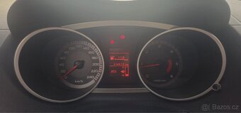 Citroen C-Crosser 4x4 2,2Hdi, 7 míst, po rozvodech - 8