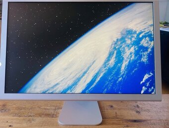 Apple Cinema Display 23" - 8