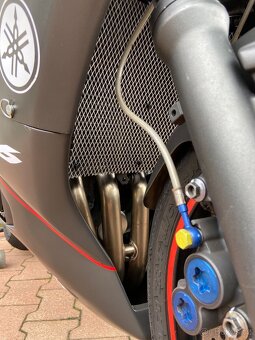 YAMAHA R6 - 8