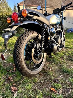 Royal Enfield HNTR 350 - 8