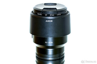 Sony FE 85mm f/1,8 + UV filtr TOP STAV - 8