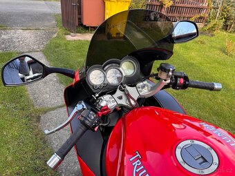 Triumph Sprint ST 1050 - 8