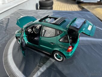 Model Mercedes Benz A 160 1:18 - 8