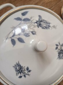 Sada starého zdobeného porcelánu - 8