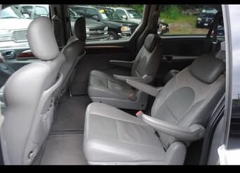 Chrysler Town Country Limited - 8