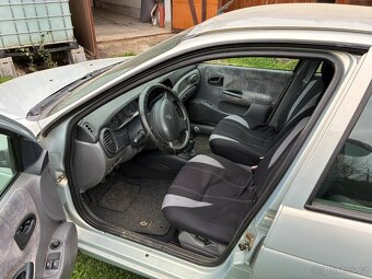 Renault Megane 1.6 16v - 8
