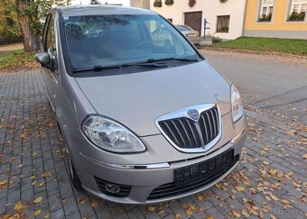 Lancia Musa 1,4 i Comfort benzín manuál 66 kw - 8