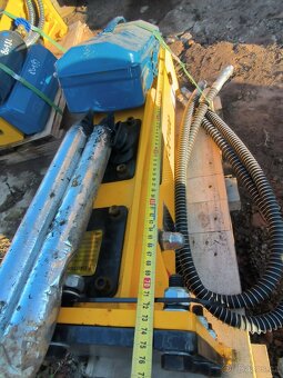 Hydraulické kladivo 0,8-1,5t - 8