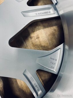 TOP zimní kola R23 Audi Q8 originál - 8