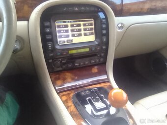 Jaguar XJ8 - 8
