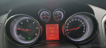 Opel Astra sports touter 2.0 cdti - 8