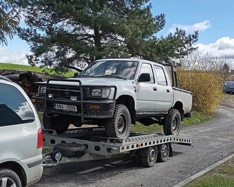 Toyota Hilux 2.4 Diesel - 8