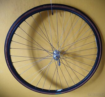 zapletená kola Campagnolo Omega Strada , náboje Campagnolo - 8