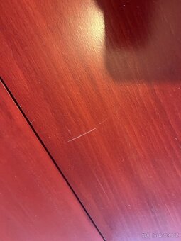 Červená sada  třech skříní, stolu a židlí 5ks - 8