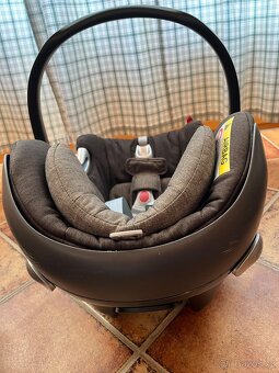 Autosedačka Cybex 0-9 kg a dvě izofix základny - 8