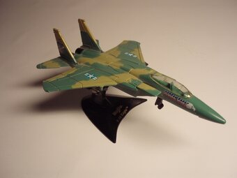 2xMaisto F-15Eagle; F-16 FightingFaclcon - 8