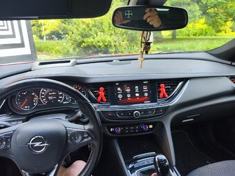 Opel Insignia - 8