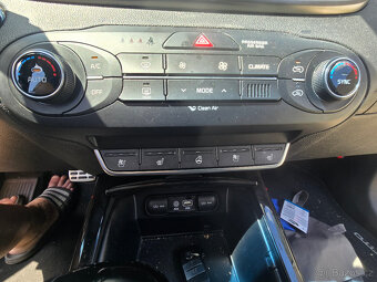Kia sorento 2.2 147kw_ TOP výbava - 8