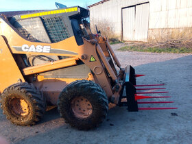 Vidle na balíky (hnůj) na smykový nakladač Bobcat - 8