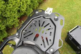 nový motokufr 45 l - na jednu velkou přilbu - 8