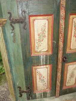 Malovaná skříň, originál bez oprav - 8