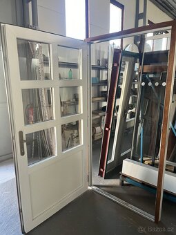 KRÁSNÉ VCHODOVÉ PLASTOVÉ DVEŘE GEALAN 111x211-PLZEŇ - 8