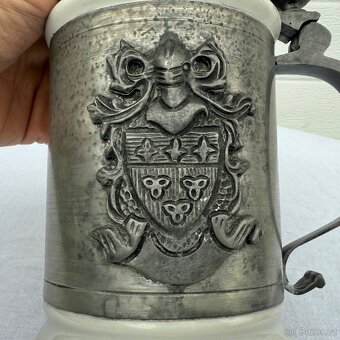 Starožitný porcelánový korbel cínová montáž rytířský erb - 8