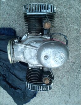 Nové a použité motory převodovky diferenciály Dněpr K750 - 8