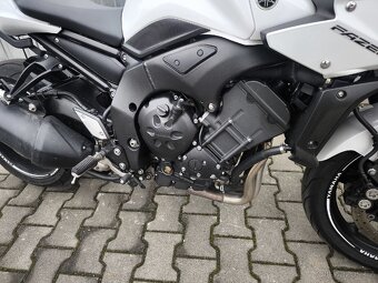 Yamaha FZ1 Fazer - 8