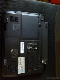 ACER ASPIRE ONE - A0751h-52Bk v perfektním stavu - 8