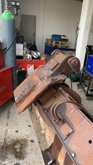 Hydraulická svahová lžíce - 8
