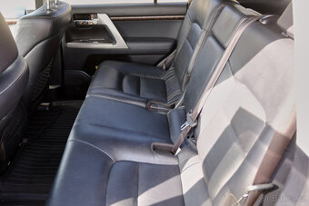 Toyota Land Cruiser LC200 - 8