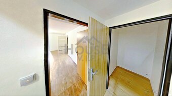 Prodej kanceláří 57m2 s terasou 9m2 - Slaný, ev.č. 00698 - 8