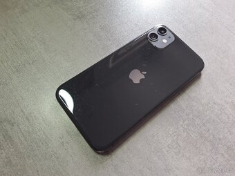 iPhone 11 64GB Black - baterie 83% - 8