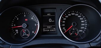 Volkswagen Golf 2.0 TDI - 8
