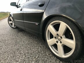 Audi A4 2,0 TDi S-line - 8