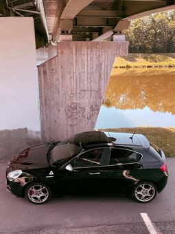 Alfa Romeo Giulietta QV manuál - 8