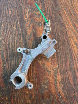 Nissin brzdový třmen s držákem zadní brzda Yamaha YZ WRF YZF - 8