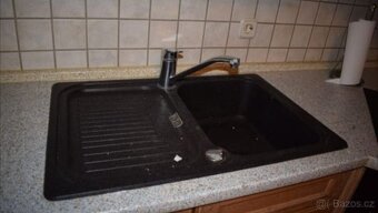 Venkovská kuchyně světlý dub masiv se spotřebiči,5567 - 8