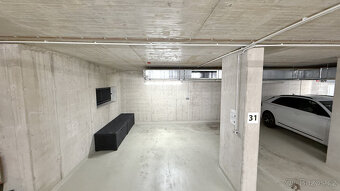 Pronájem garážového stání, Provazníkova, s elektrikou, 20m² - 8