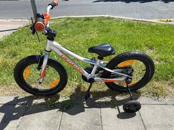 16" dětské kolo Specialized Riprock s alu rámem a kolečky - 8