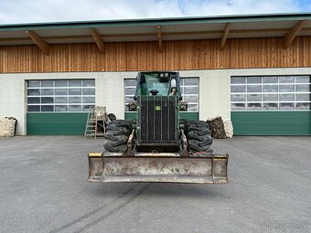 Lesní traktor JOHN DEERE 540G III - 8