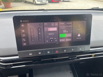 Prodám MG 4 Electric r,v,10/2022 125 KW baterie 54 KWh DPH - 8
