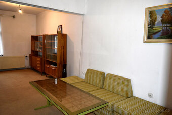 Náchod - Prodej rodinného domu se třemi jednotkami a garáží - 8