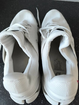 On Cloudswift 4, velikost 47, UK11.5 - 8