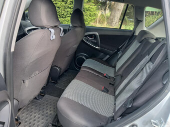 Toyota RAV 4 - 8