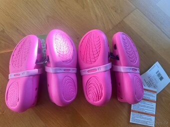 Crocs balerínky Keeley Petal Charm vel. C6 (EUR 22/23) - 8