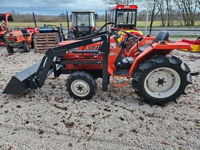 malotraktor Kubota L1-215 4x4 s čelním nakladačem - 8
