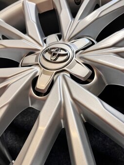 5x114,3 R17 Toyota Corolla Alu disky - NOVÝ STAV - 8