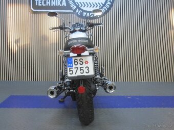MOTO GUZZI V7 - 8